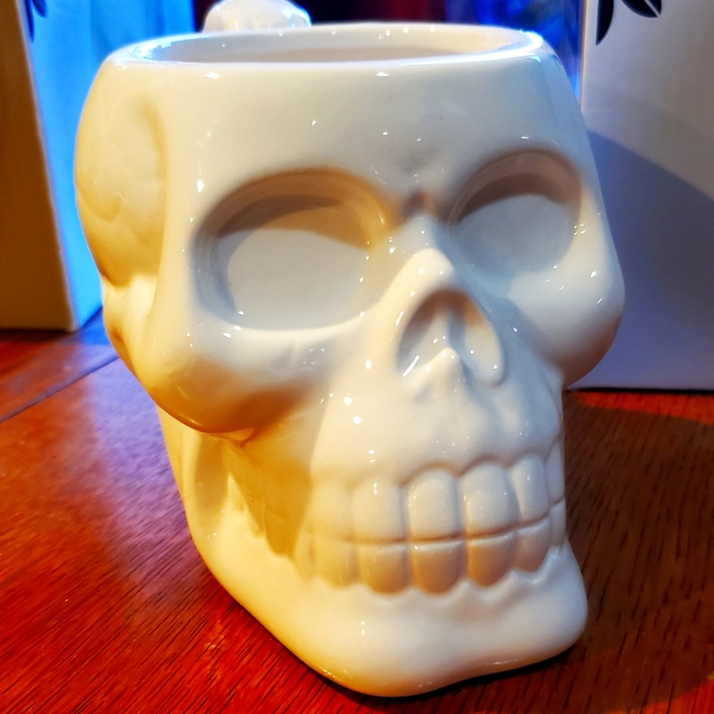 Cup O'Boneo Skull Mug Halloween Fun Bones Streamline NEW NOS HALLOWEEN !